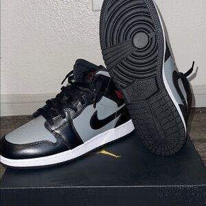 Youth Air Jordan 1 Mid GS Black and Gray Sneakers with Red Accents size 7 Y